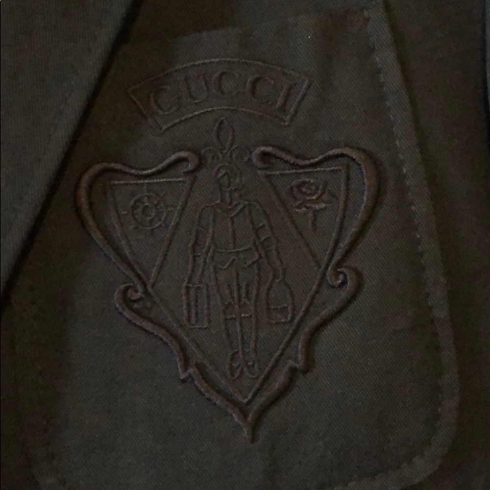 Men’s Gucci Crest Logo JKT Nvy Blu MAKE AN OFFER
